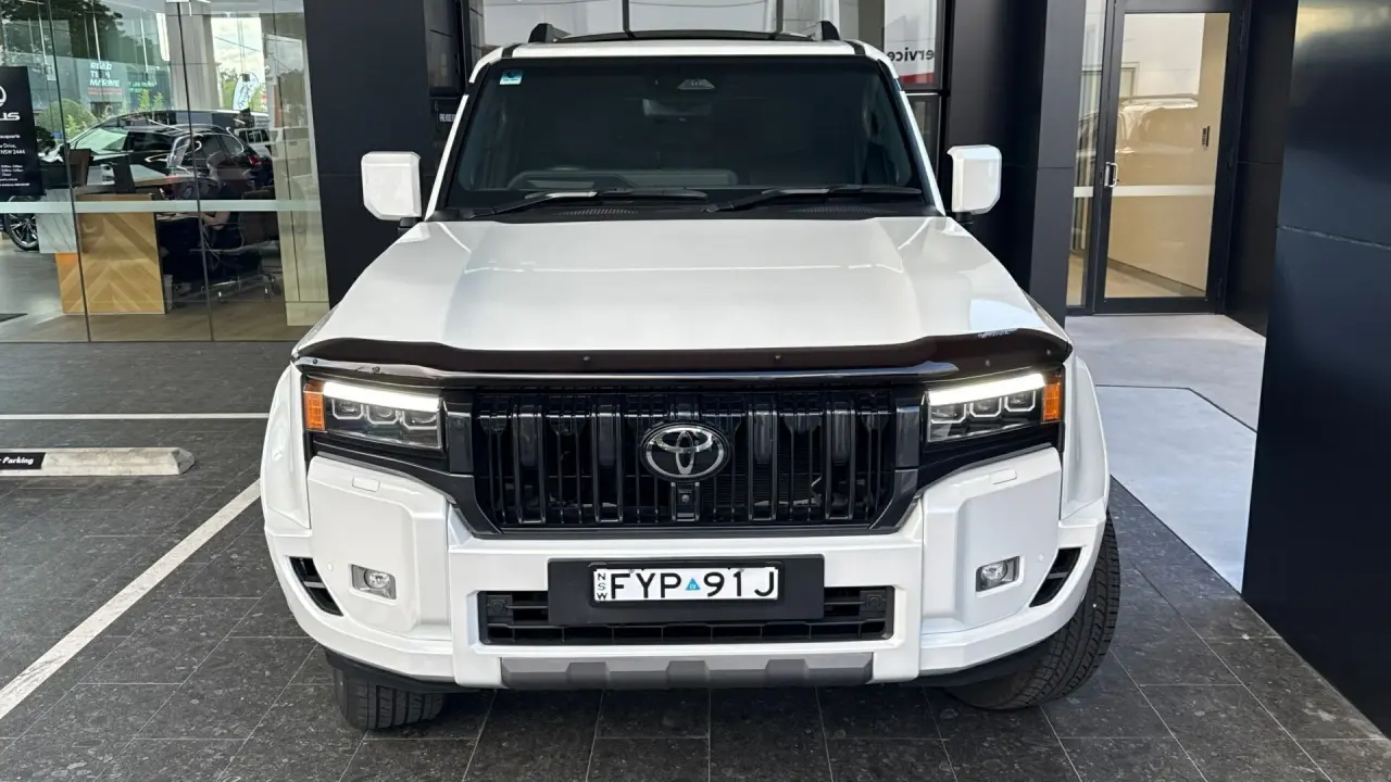 2024 Toyota Prado Gallery Image 2