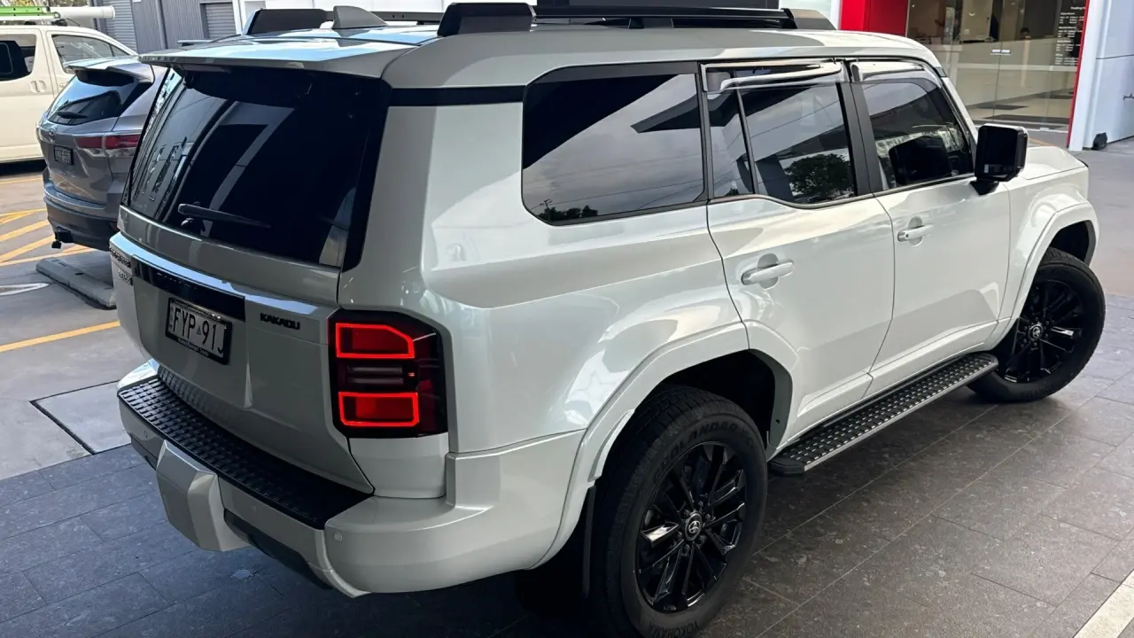 2024 Toyota Prado Gallery Image 4