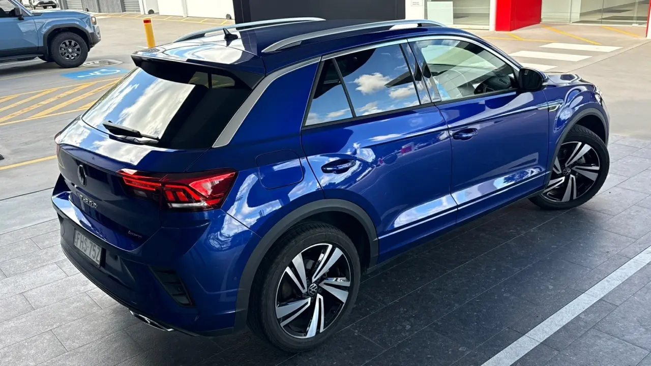 2024 VOLKSWAGEN T-ROC Gallery Image 4