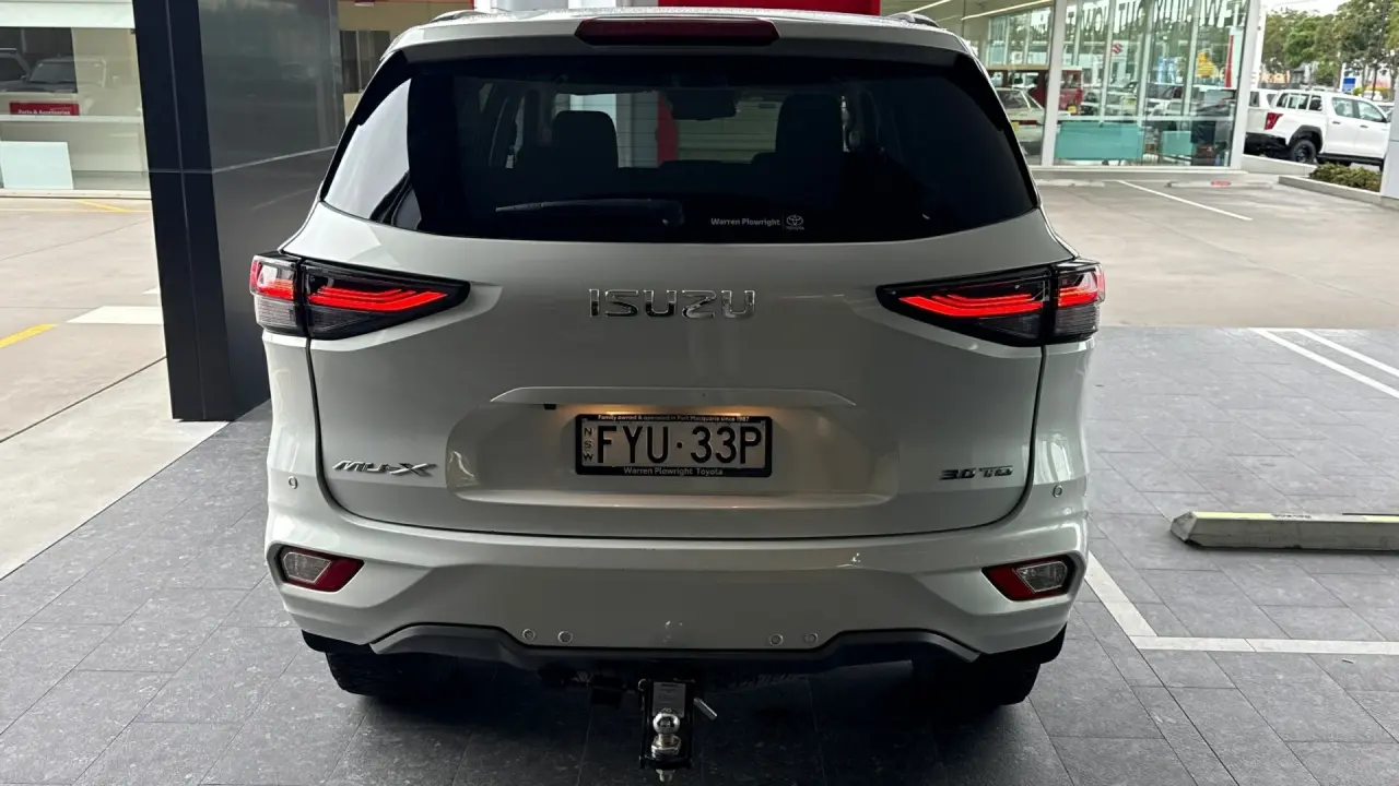2023 ISUZU MU-X Gallery Image 5