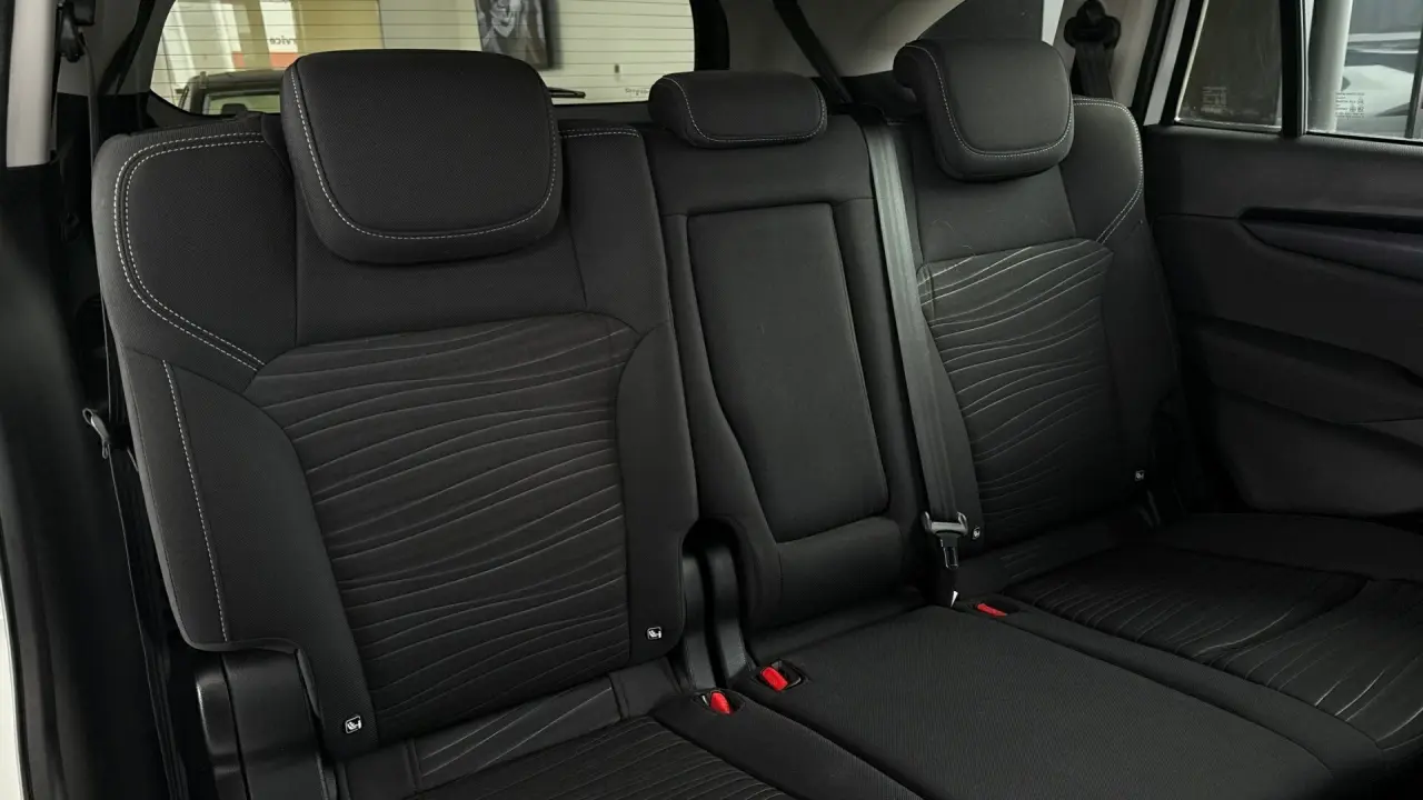 2023 ISUZU MU-X Gallery Image 9