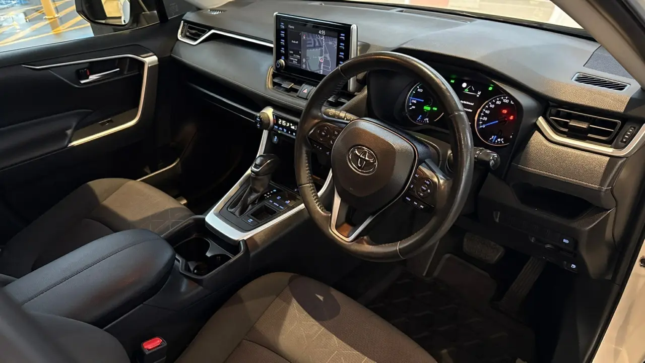 2019 Toyota Rav4 Hybrid Gallery Image 11
