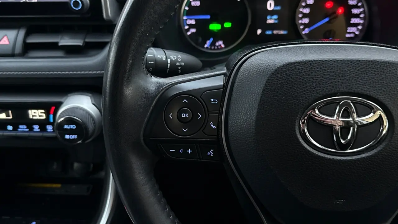 2019 Toyota Rav4 Hybrid Gallery Image 13