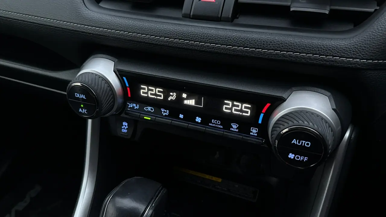 2019 Toyota Rav4 Hybrid Gallery Image 17