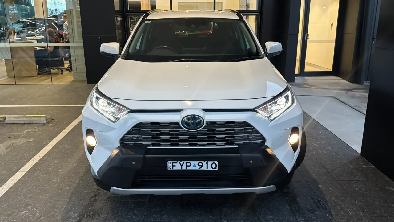 2019 Toyota Rav4 Hybrid Gallery Image 2