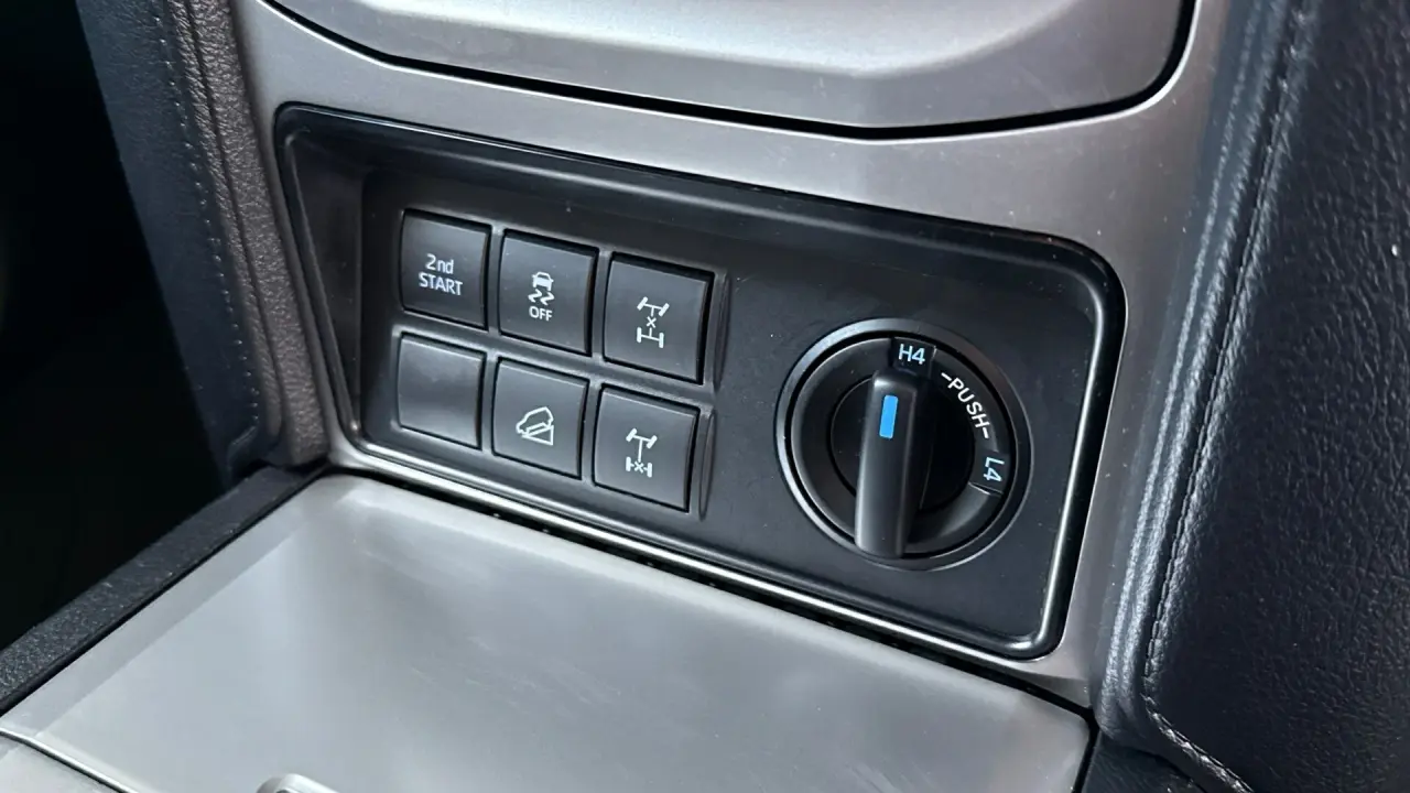 2018 Toyota Prado Gallery Image 15