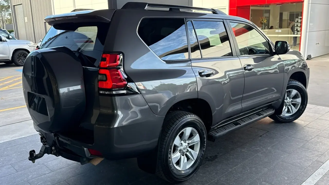 2018 Toyota Prado Gallery Image 4