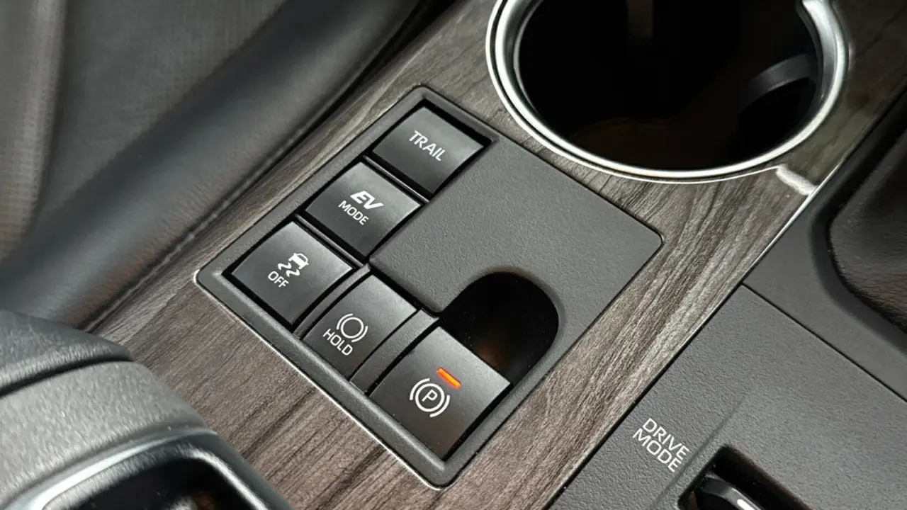 2023 Toyota Kluger Hybrid Gallery Image 15