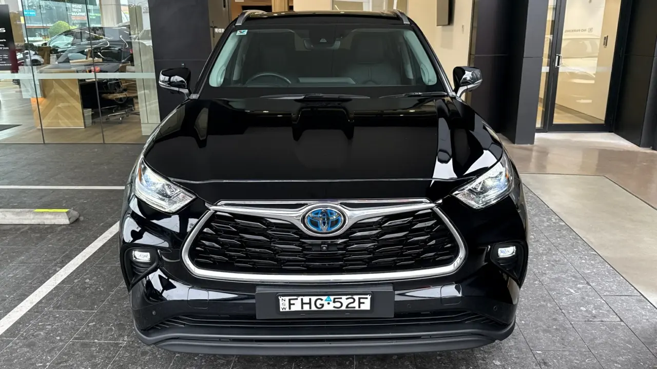 2023 Toyota Kluger Hybrid Gallery Image 2
