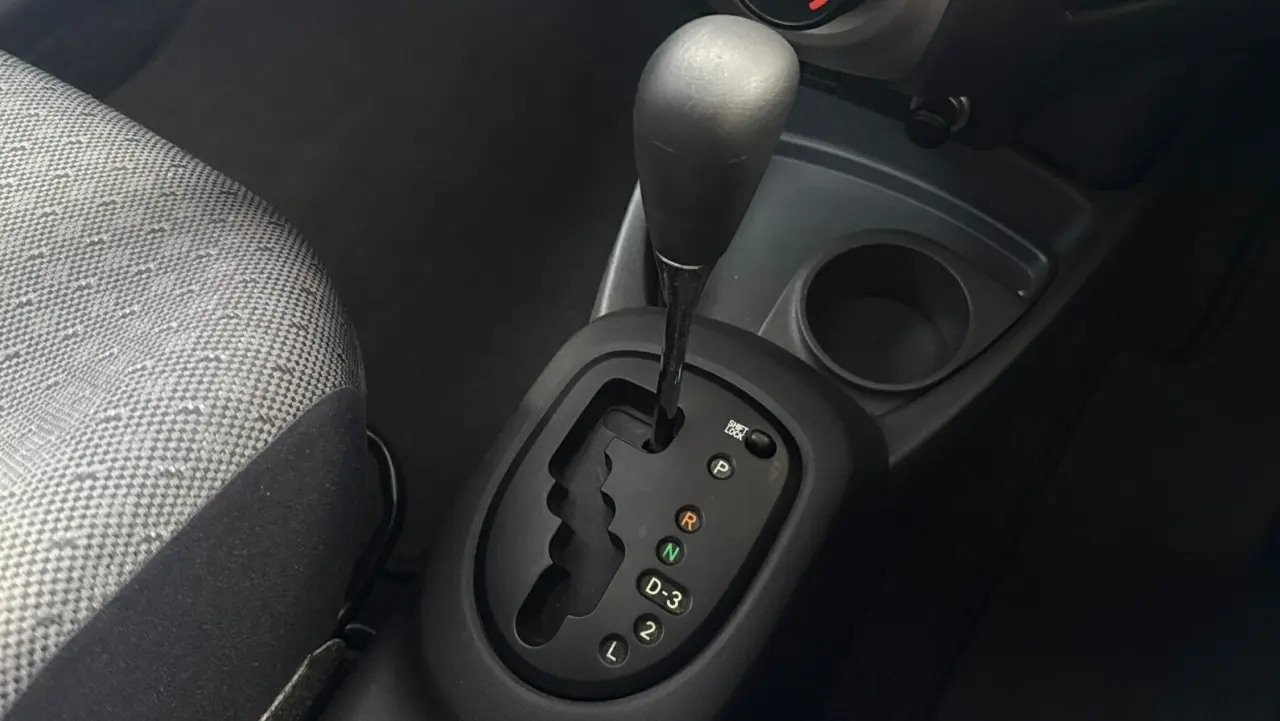 2010 Toyota Yaris Gallery Image 13