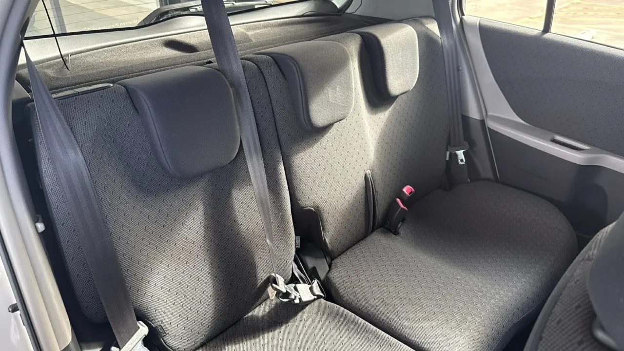 2010 Toyota Yaris Gallery Image 7