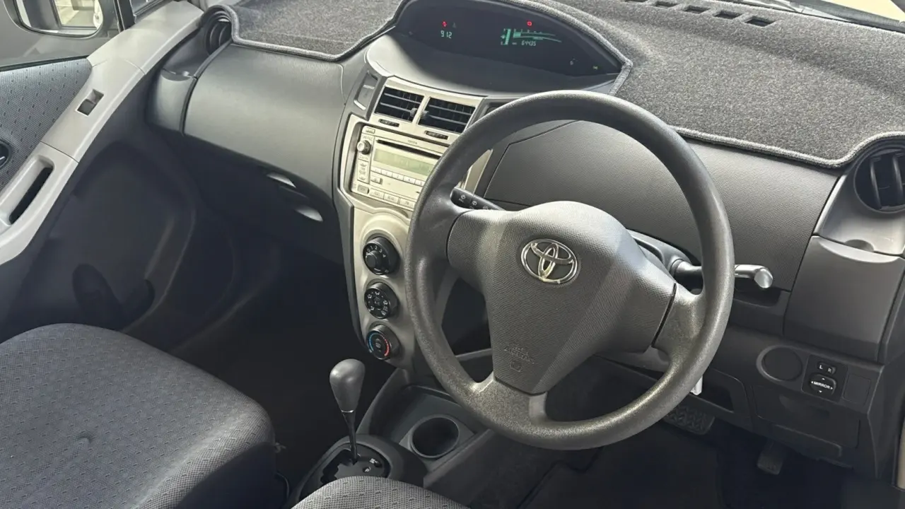2010 Toyota Yaris Gallery Image 9