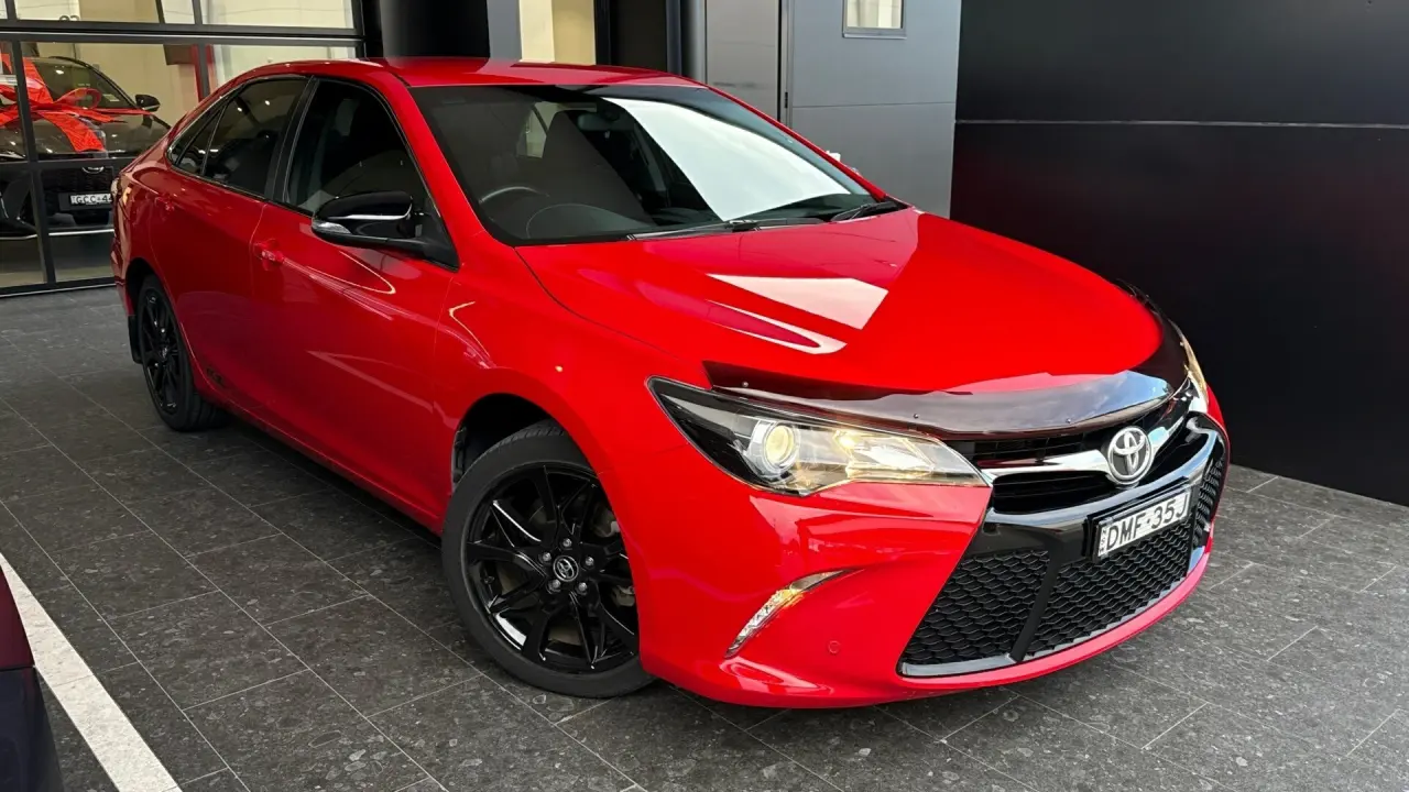 2017 Toyota Camry Gallery Image 1