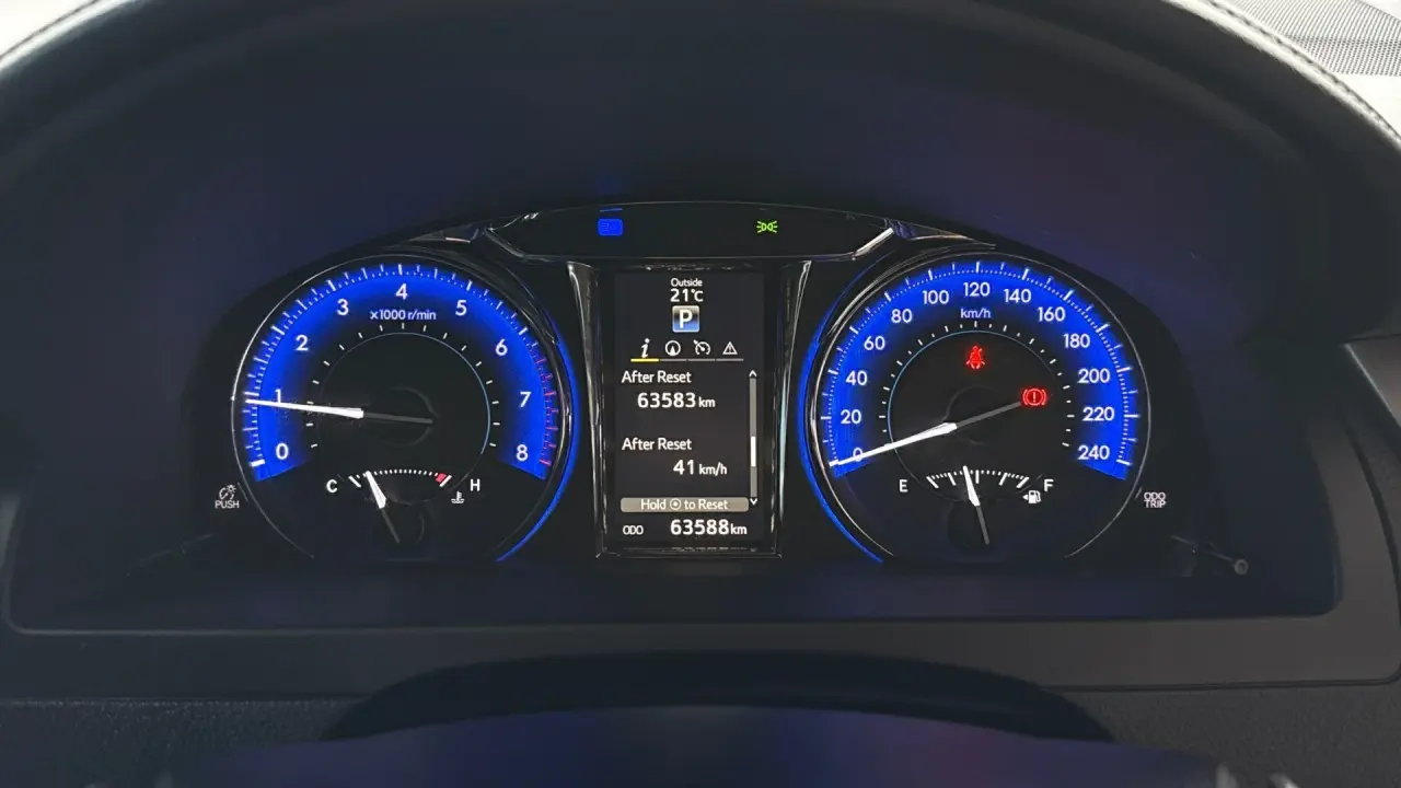 2017 Toyota Camry Gallery Image 13