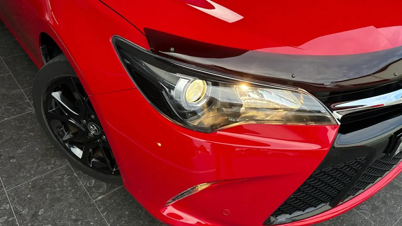 2017 Toyota Camry Gallery Image 3