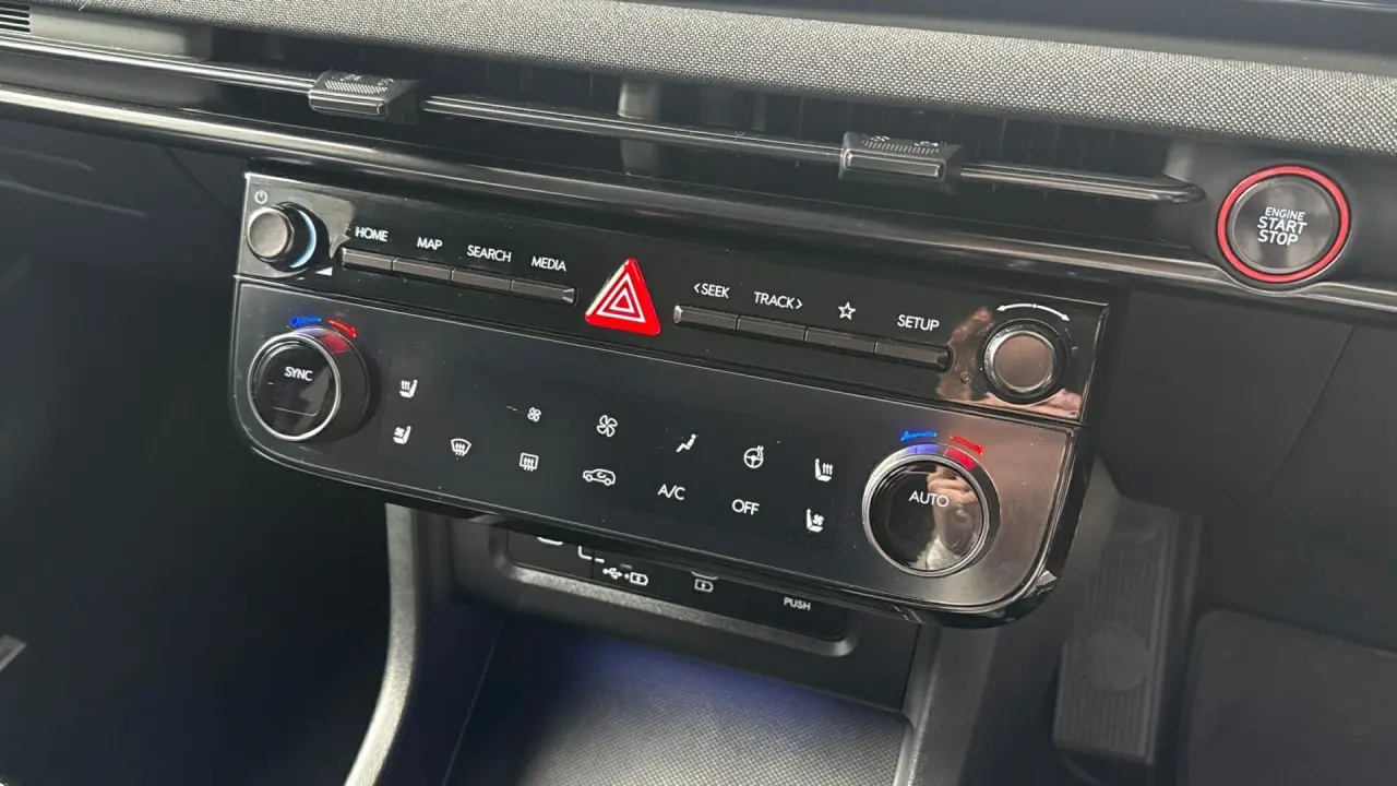 2025 HYUNDAI TUCSON Gallery Image 17