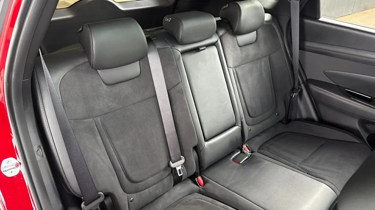 2025 HYUNDAI TUCSON Gallery Image 9