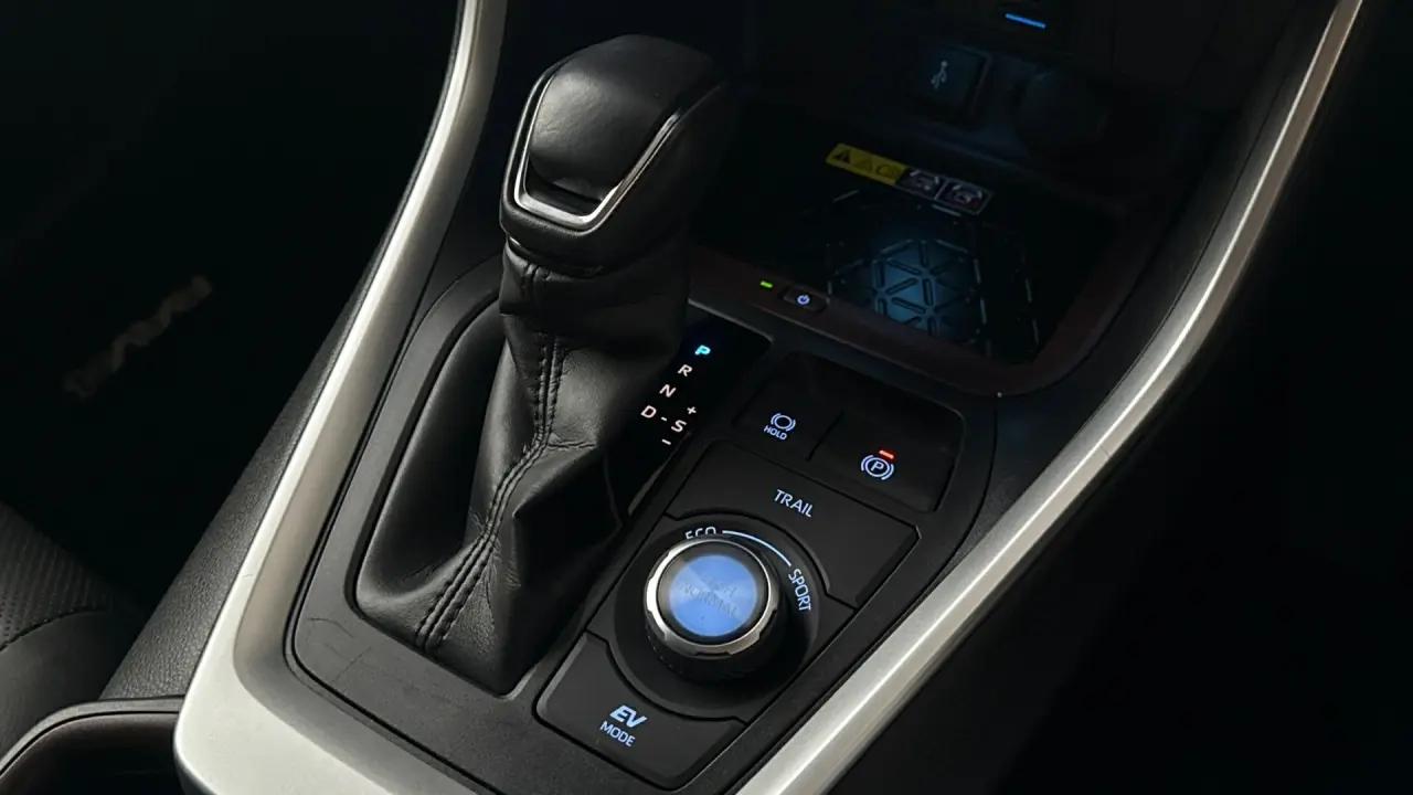 2022 Toyota Rav4 Hybrid Gallery Image 17