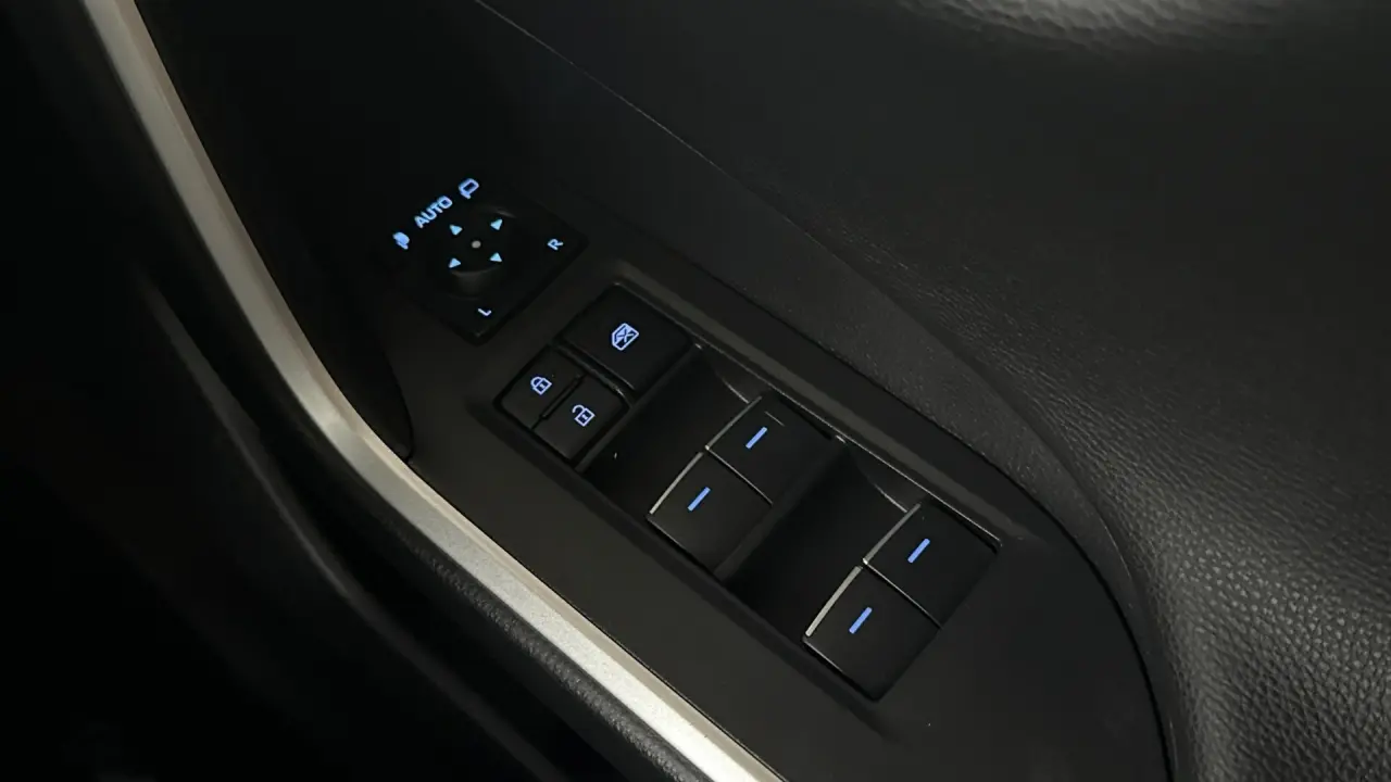 2022 Toyota Rav4 Hybrid Gallery Image 18
