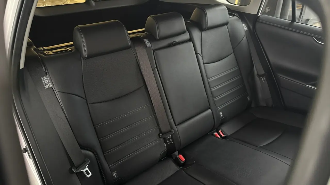 2022 Toyota Rav4 Hybrid Gallery Image 8