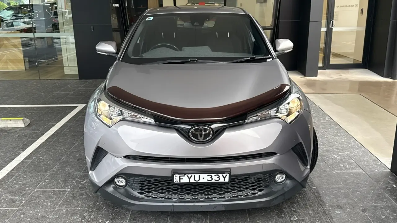 2018 Toyota C-HR Gallery Image 2
