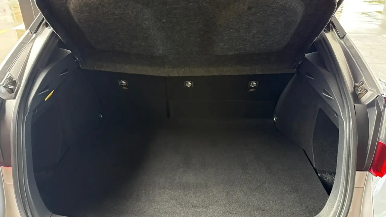 2018 Toyota C-HR Gallery Image 8