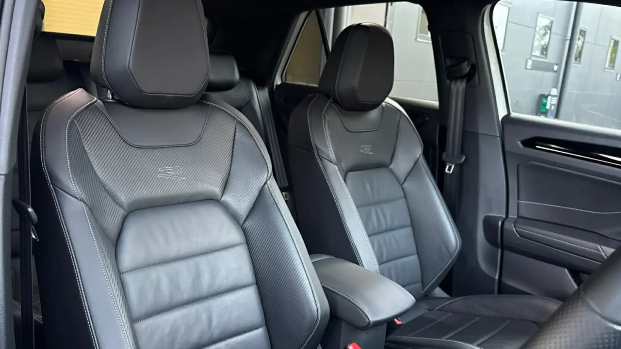 2023 VOLKSWAGEN T-ROC Gallery Image 10