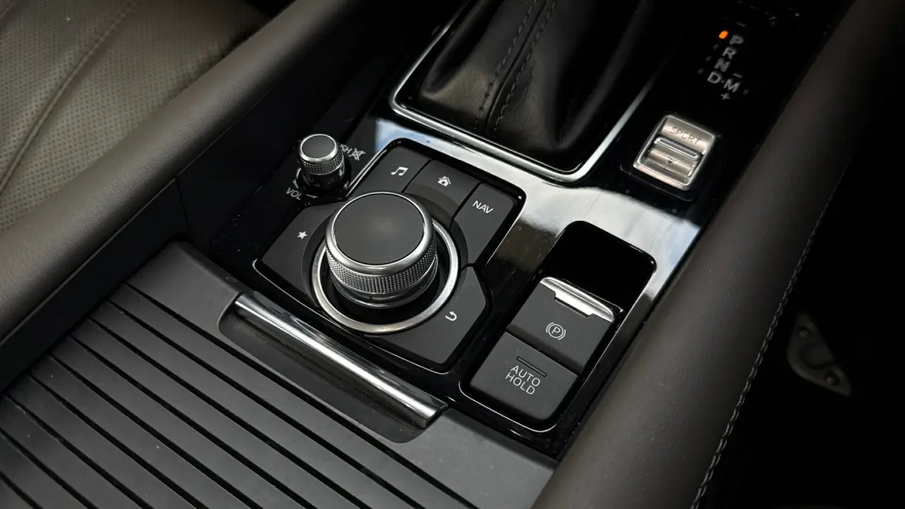 2019 MAZDA MAZDA6 Gallery Image 19