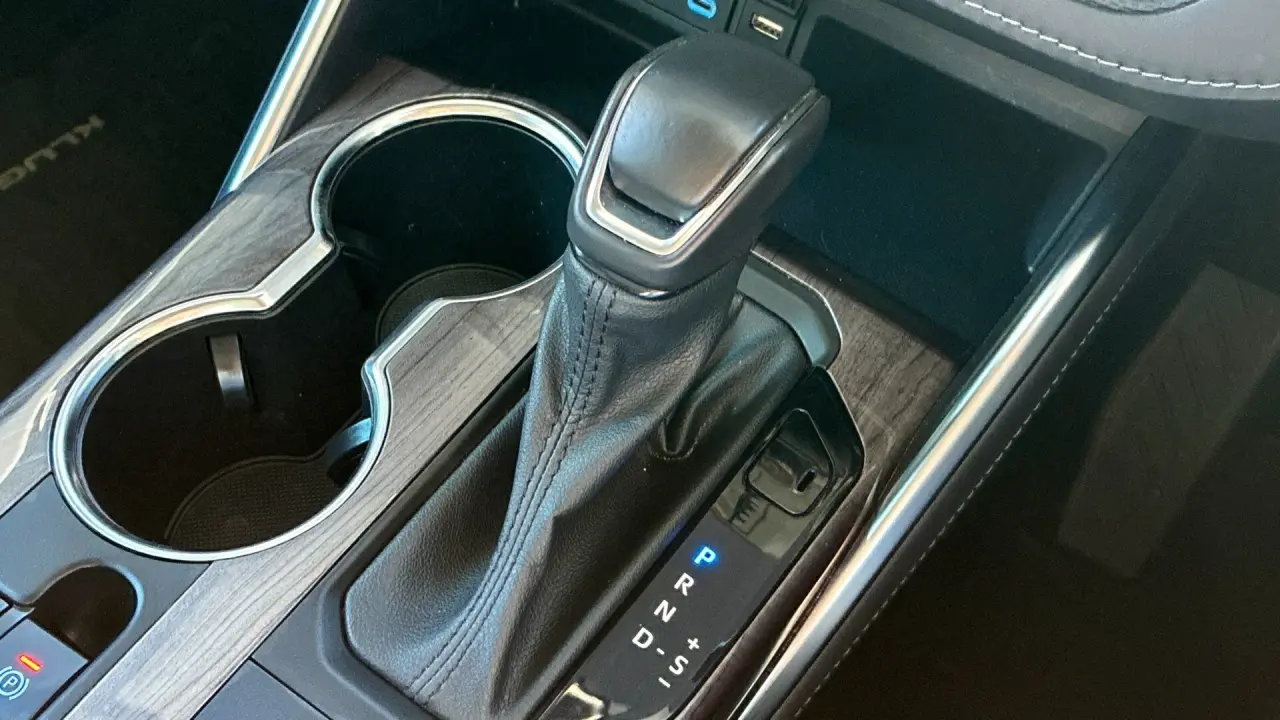 2021 Toyota Kluger Hybrid Gallery Image 14