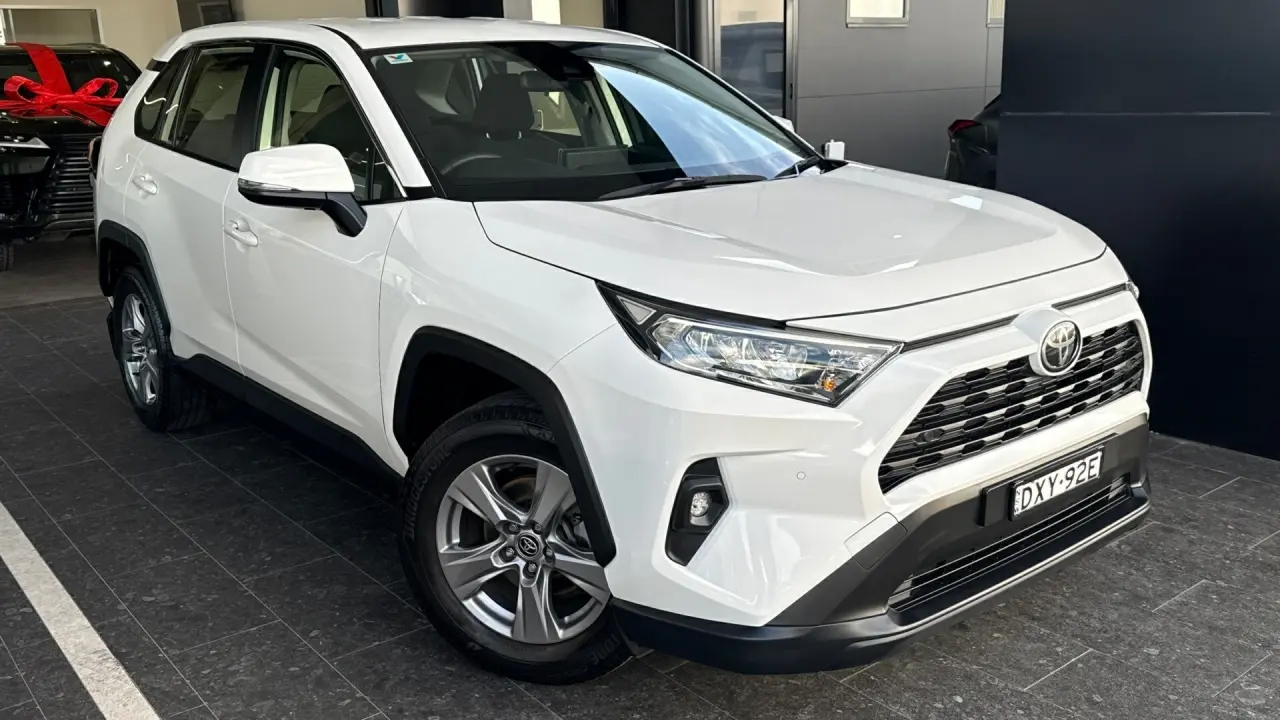 2022 Toyota RAV4 Gallery Image 1