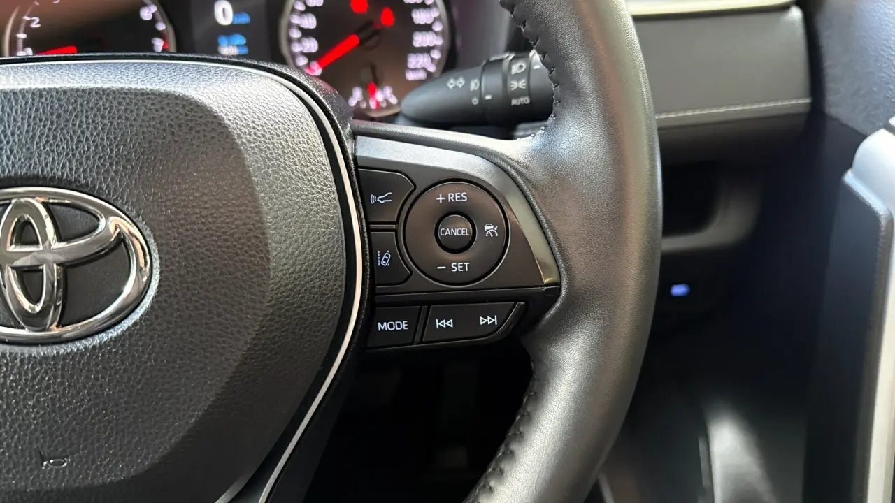 2022 Toyota RAV4 Gallery Image 13