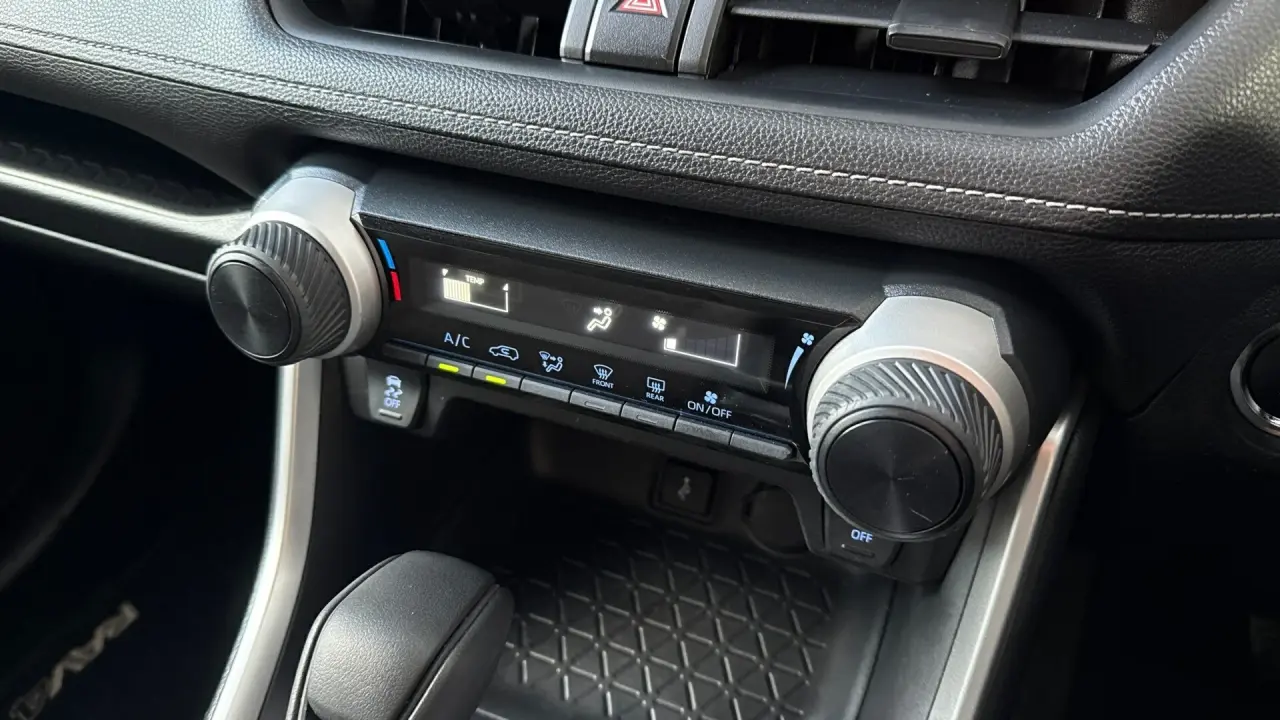 2022 Toyota RAV4 Gallery Image 16