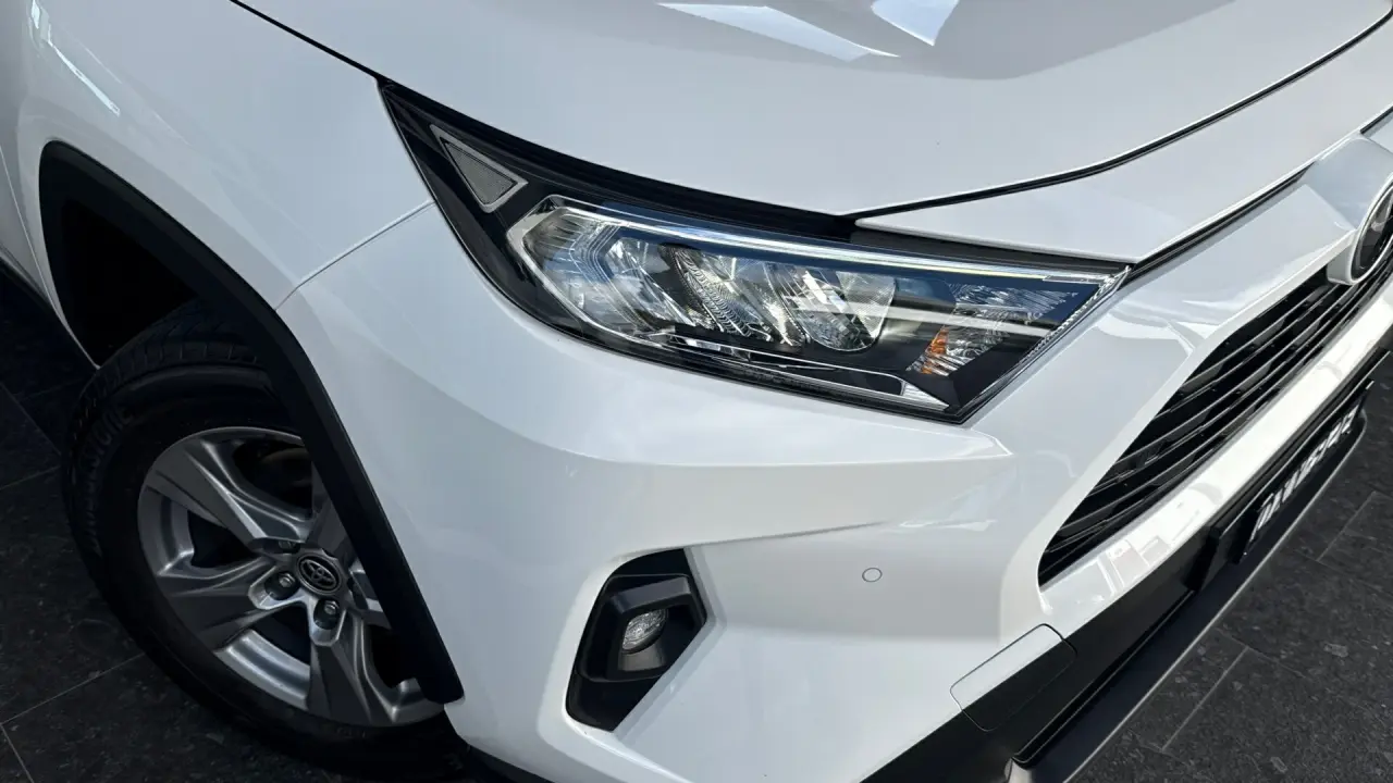 2022 Toyota RAV4 Gallery Image 3