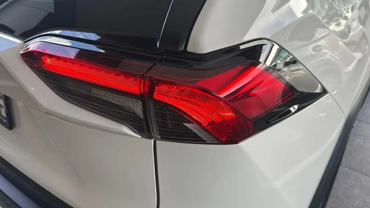 2022 Toyota RAV4 Gallery Image 5