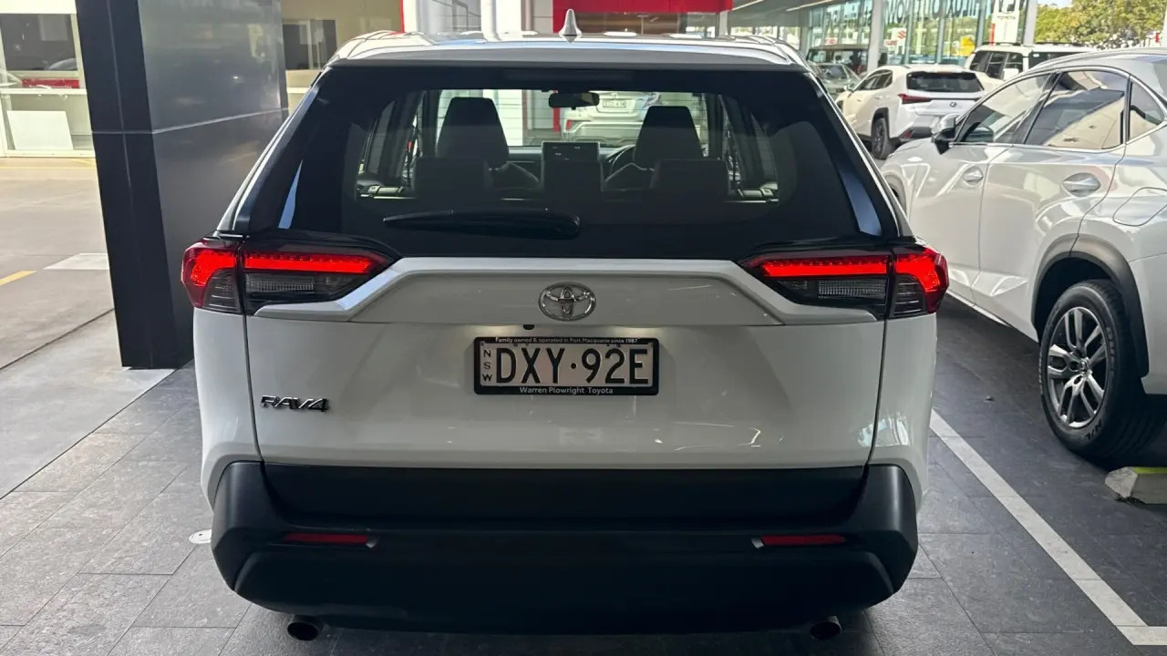 2022 Toyota RAV4 Gallery Image 6