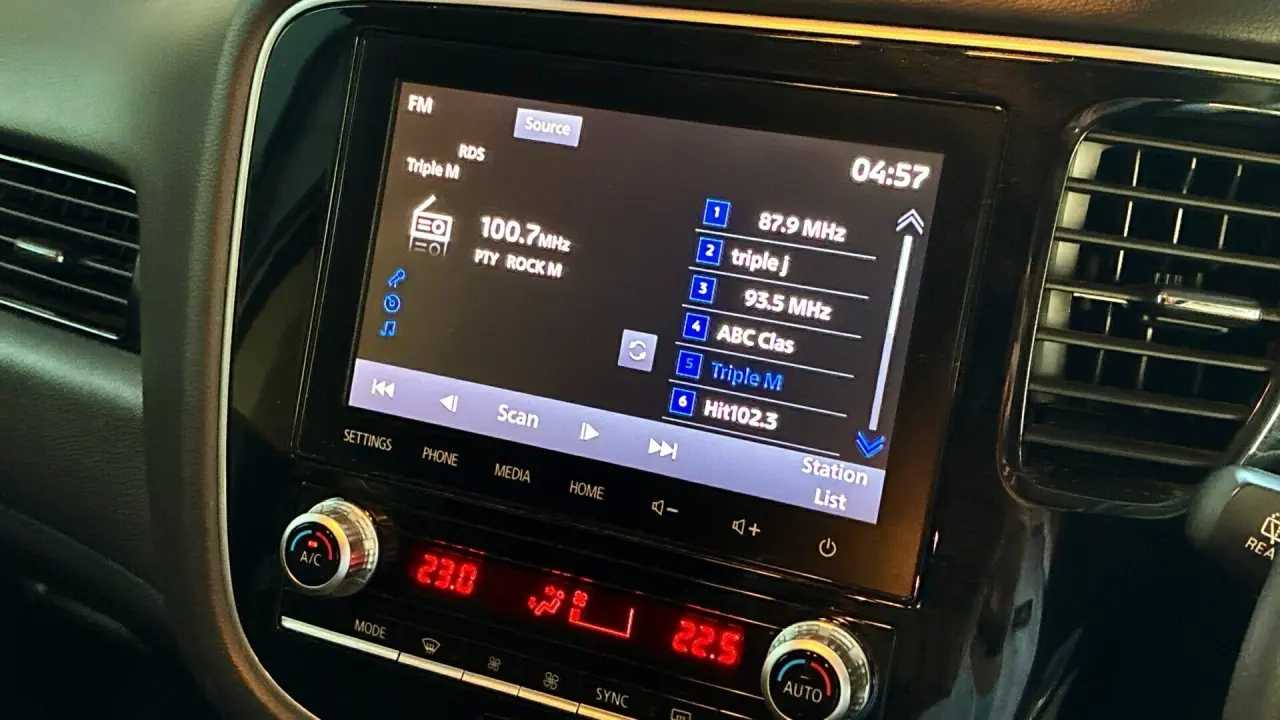 2020 MITSUBISHI OUTLANDER Gallery Image 10