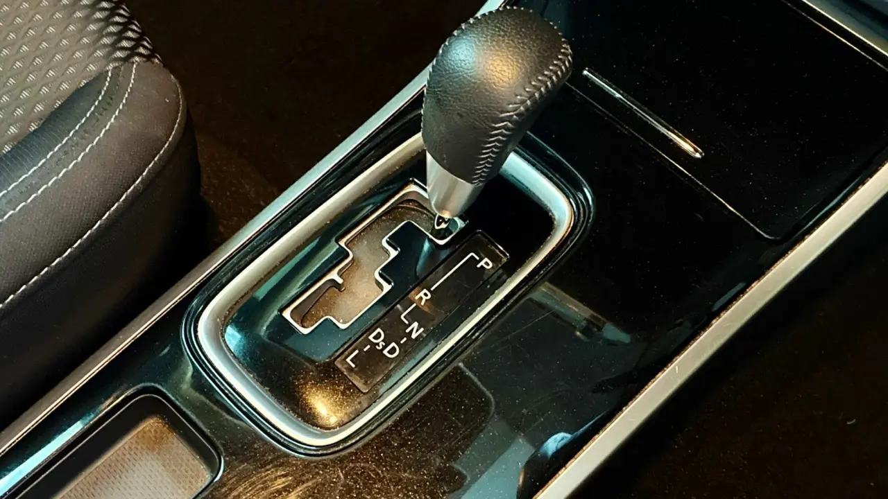 2020 MITSUBISHI OUTLANDER Gallery Image 12