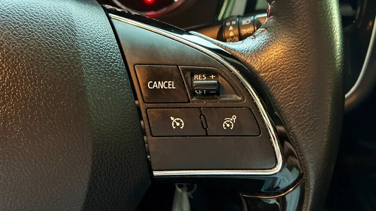 2020 MITSUBISHI OUTLANDER Gallery Image 14