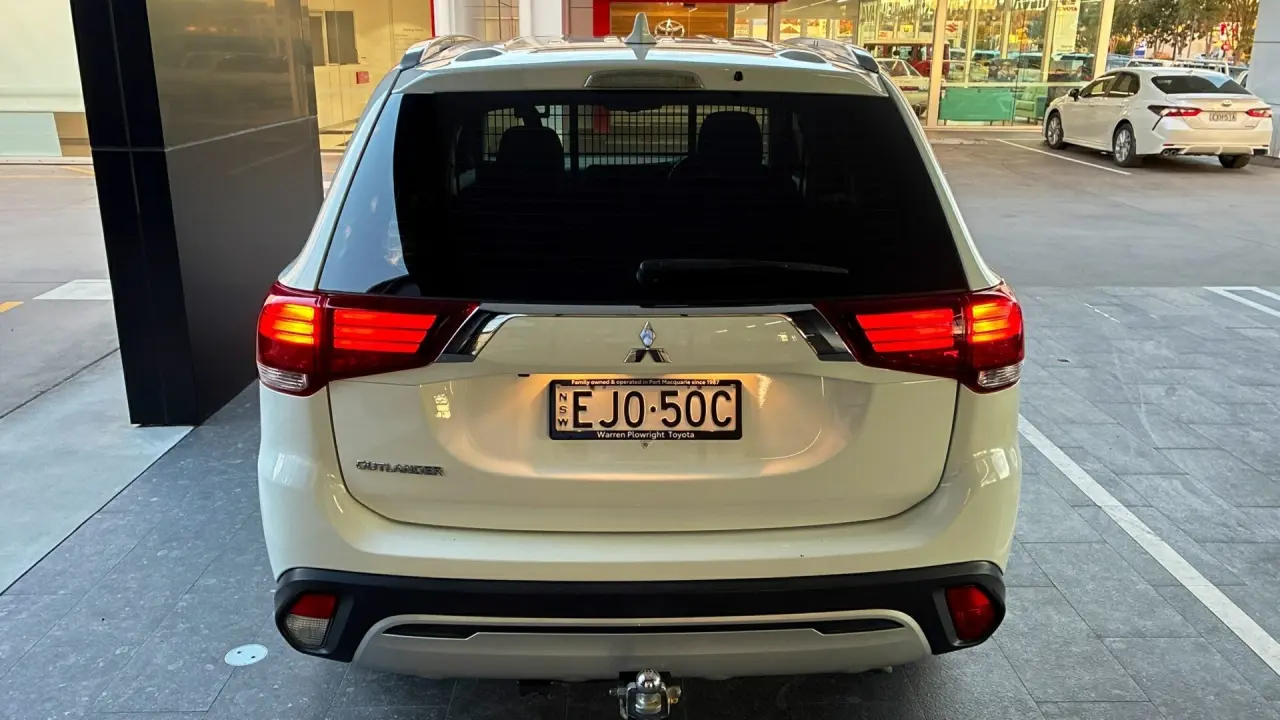 2020 MITSUBISHI OUTLANDER Gallery Image 5