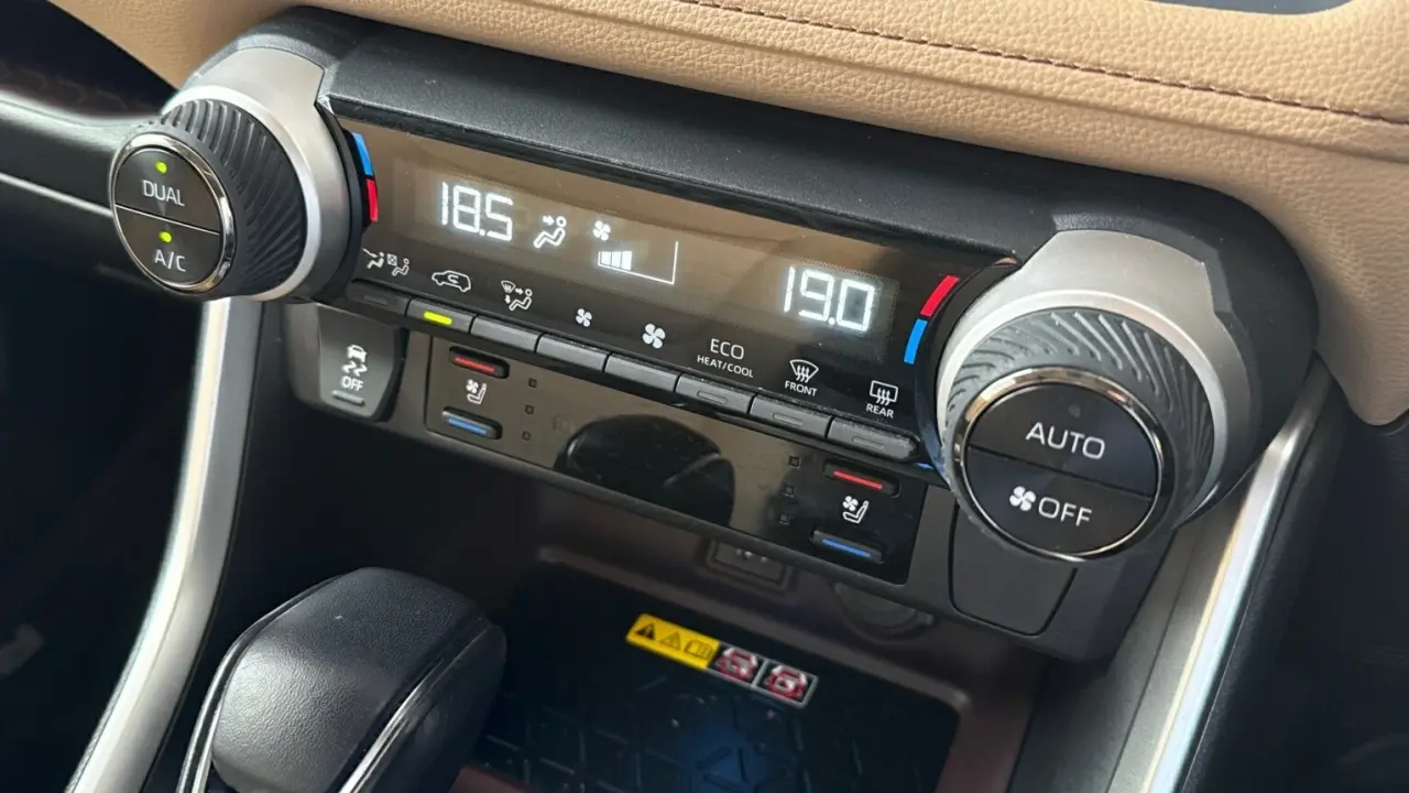 2023 Toyota Rav4 Hybrid Gallery Image 14