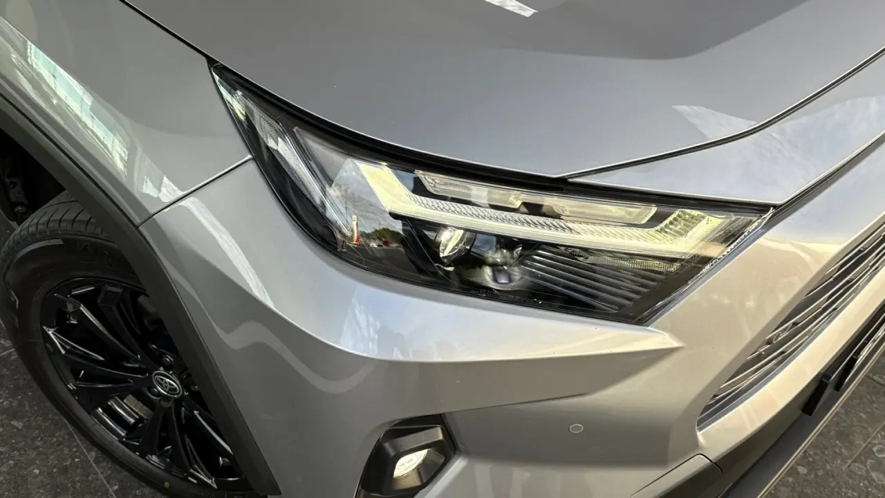 2023 Toyota Rav4 Hybrid Gallery Image 3