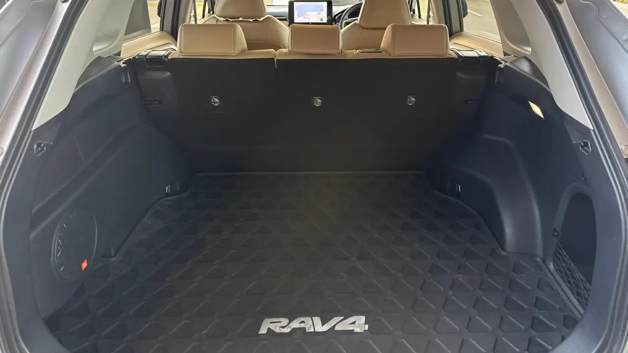 2023 Toyota Rav4 Hybrid Gallery Image 7