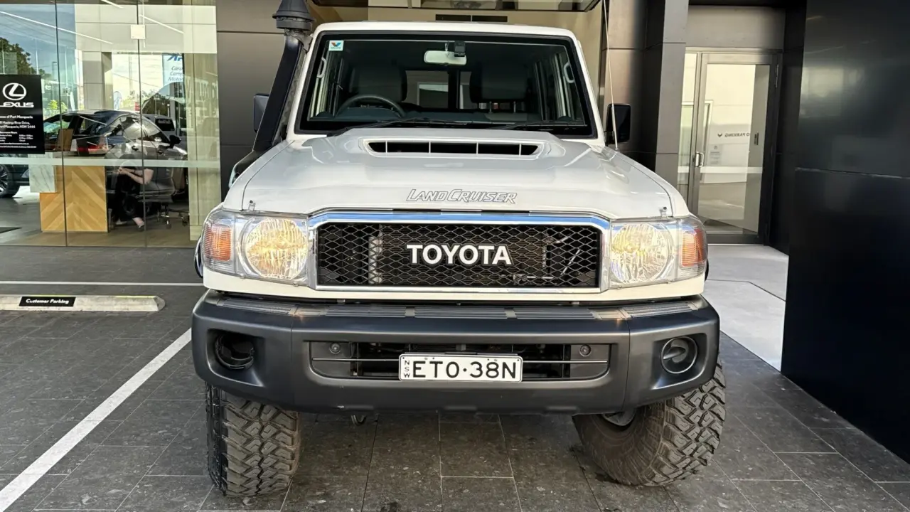 2022 Toyota LC Military Gallery Image 2