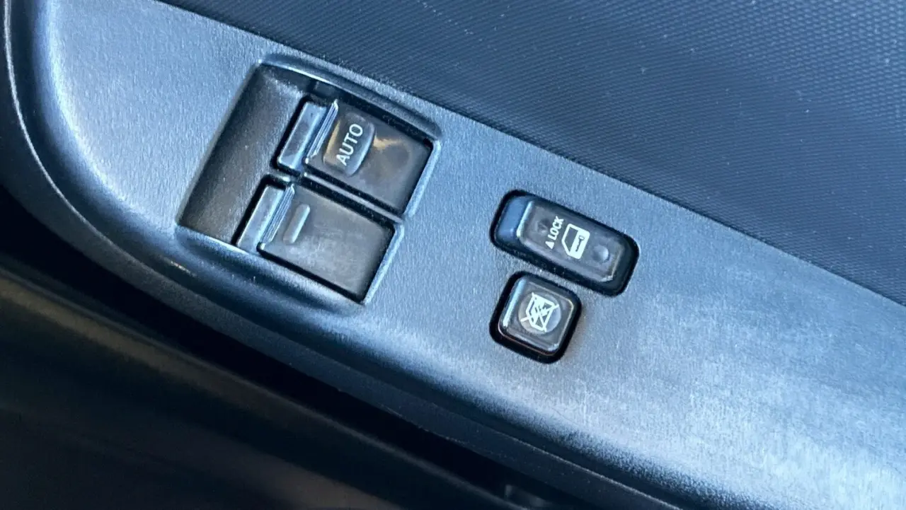 2008 Toyota Hiace Gallery Image 11