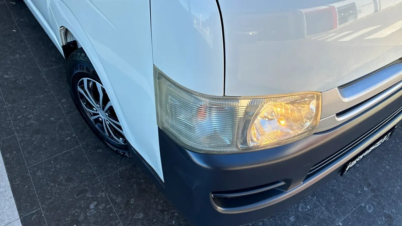 2008 Toyota Hiace Gallery Image 3