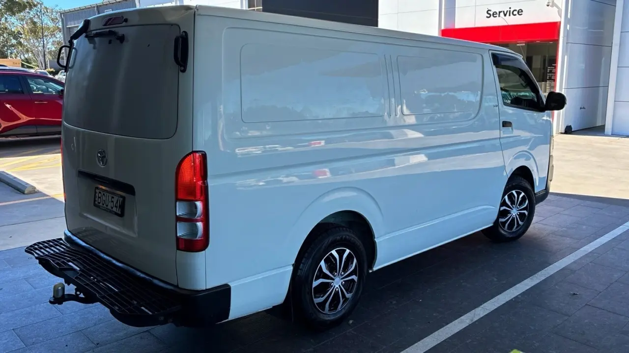 2008 Toyota Hiace Gallery Image 4