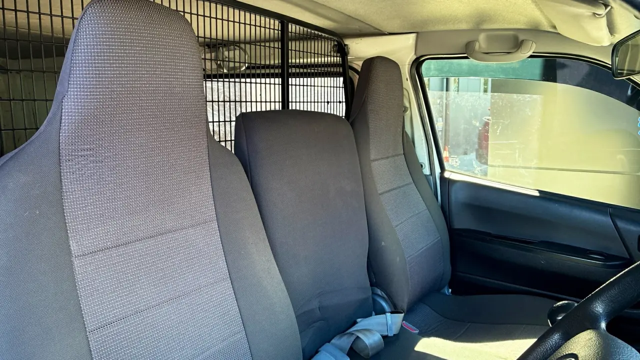 2008 Toyota Hiace Gallery Image 6