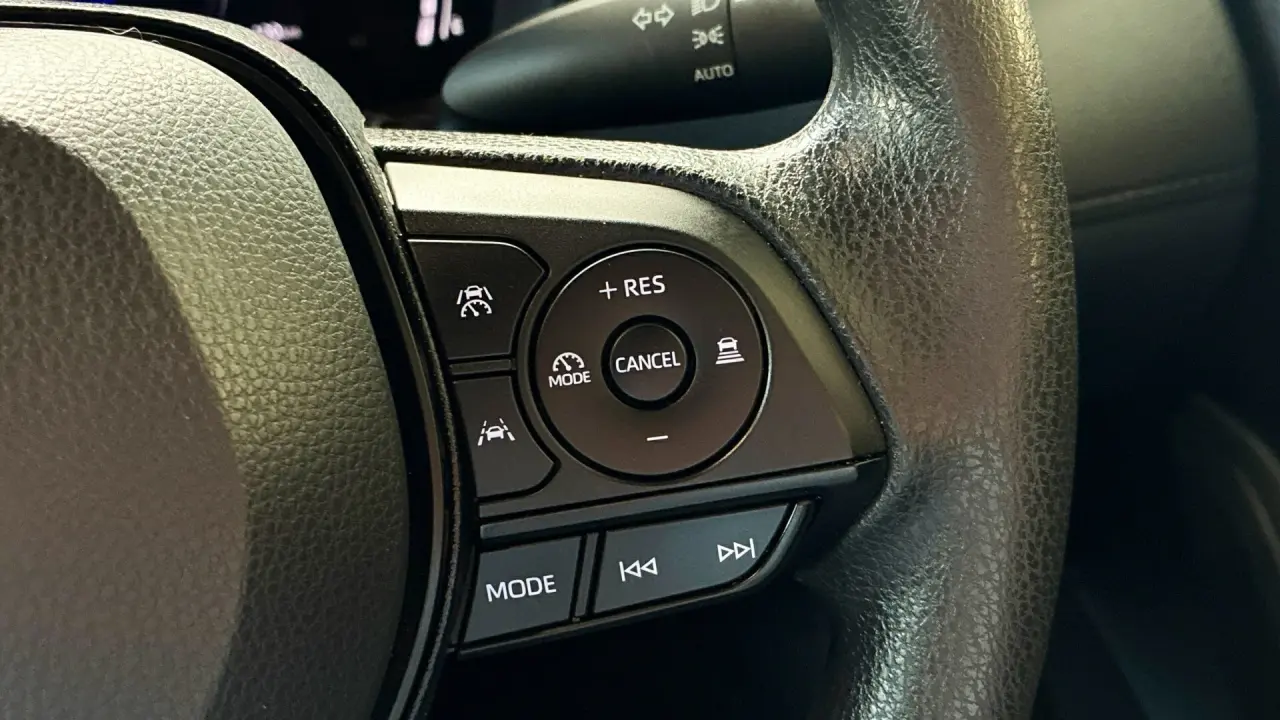 2025 Toyota Corolla Cross Hybrid Gallery Image 11
