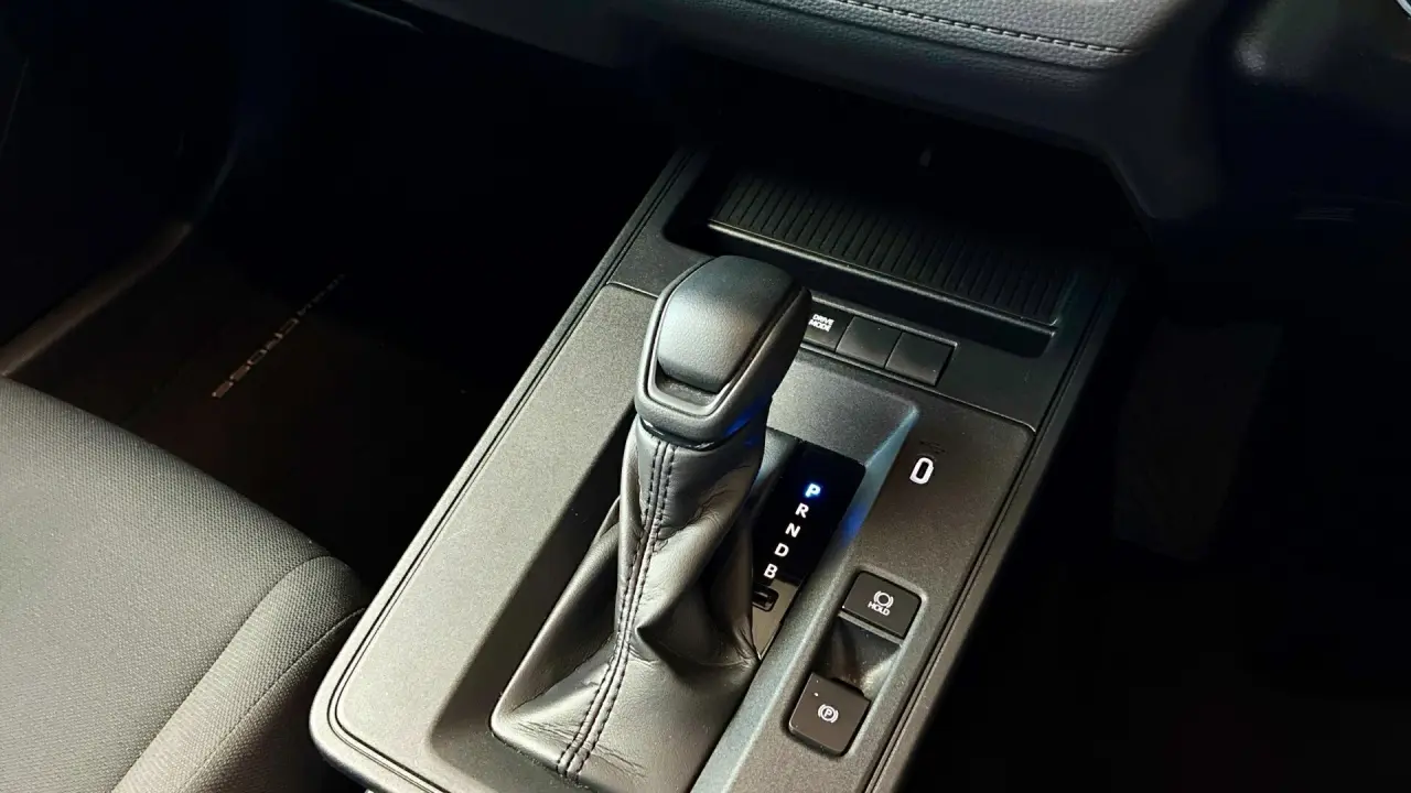 2025 Toyota Corolla Cross Hybrid Gallery Image 12
