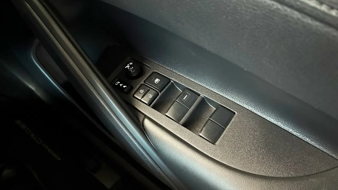 2025 Toyota Corolla Cross Hybrid Gallery Image 13